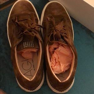 AGL cognac suede sneaker